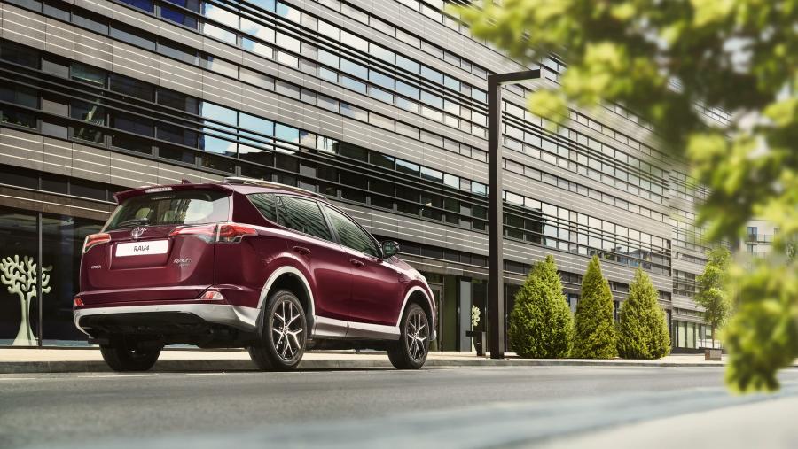  Toyota RAV4 Exclusive 2016 года  (CIS) (фото 6 из 7)